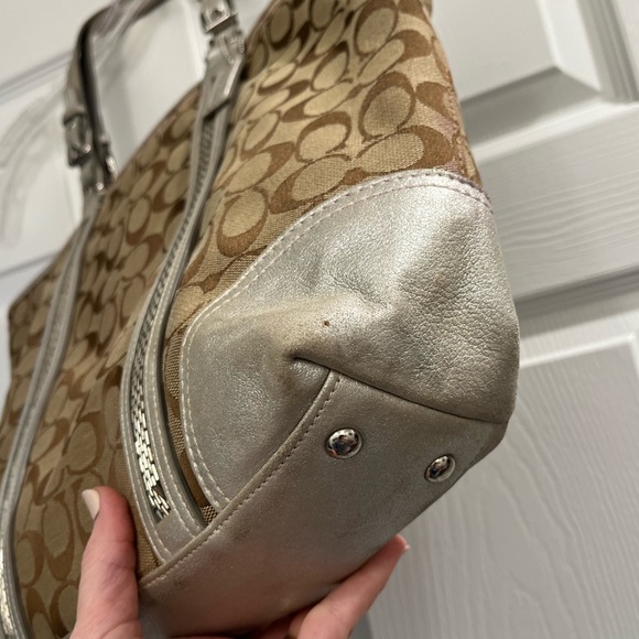 Coach Signature Khaki C Platinum Metallic Trim Beaded Gallery Tote Bag Purse - Picture 3 of 12